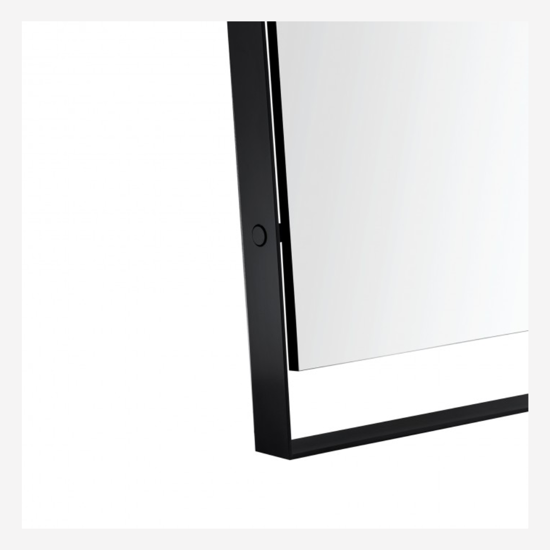 Linen V. Mirror