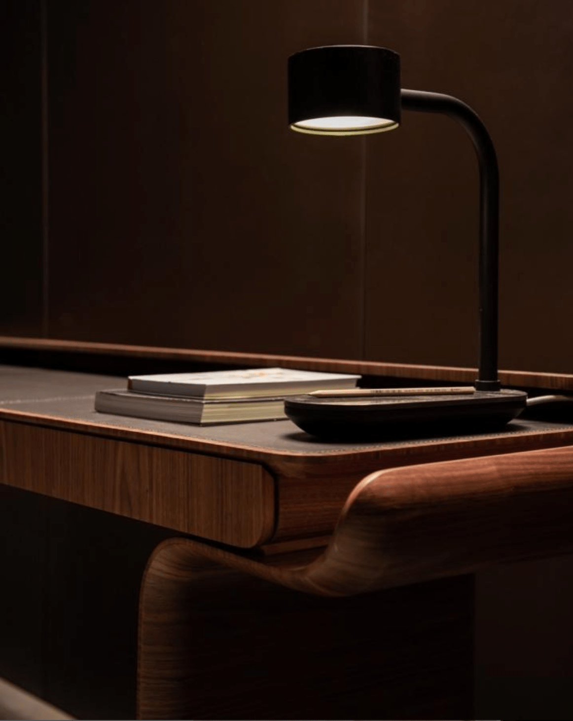 Liss Writing Desk - Luxus Maison