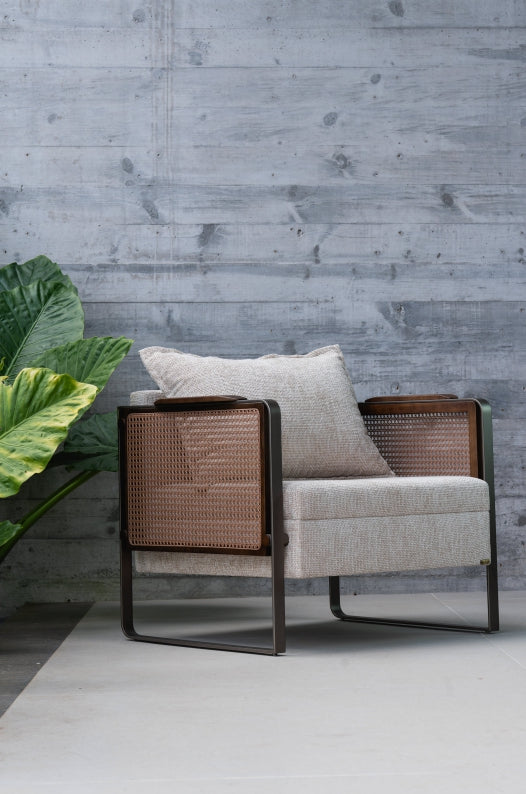 Ari Accent Chair & Ottoman