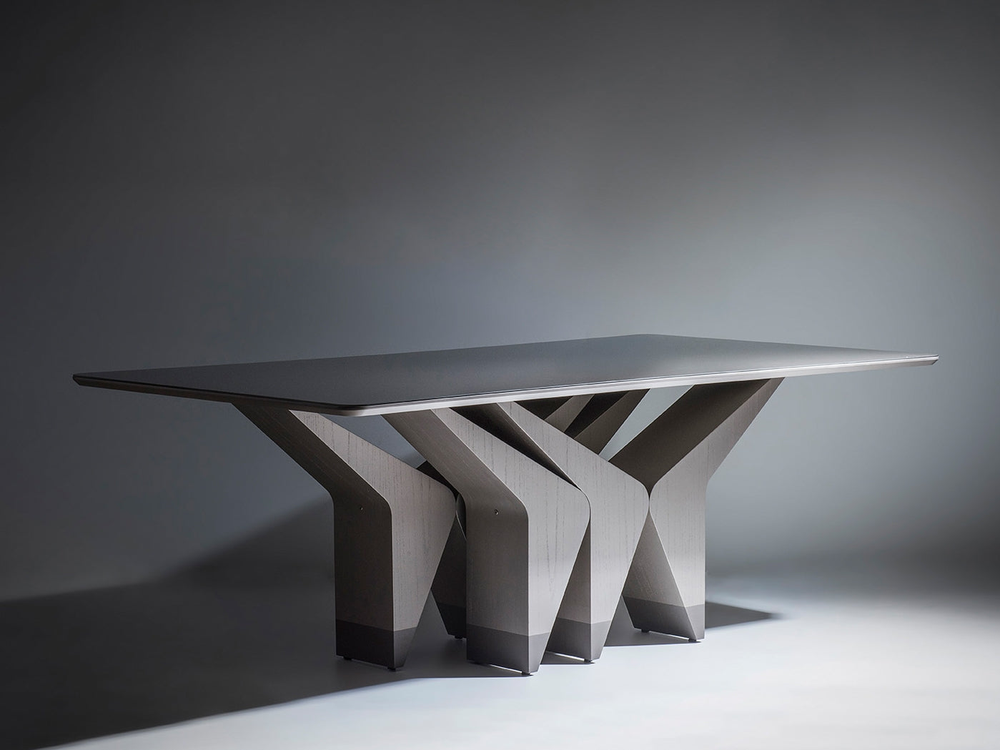 Bailarina Dining Table