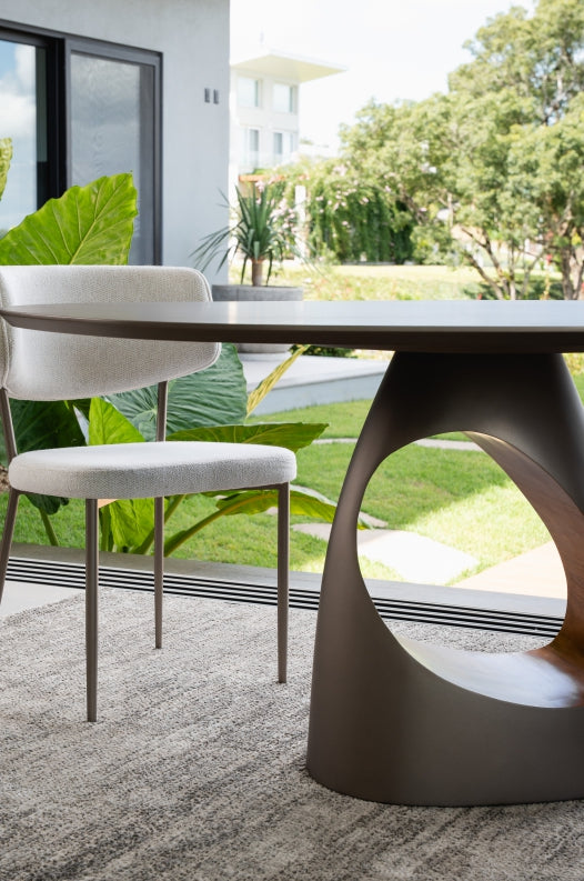 Olhar Dining Table