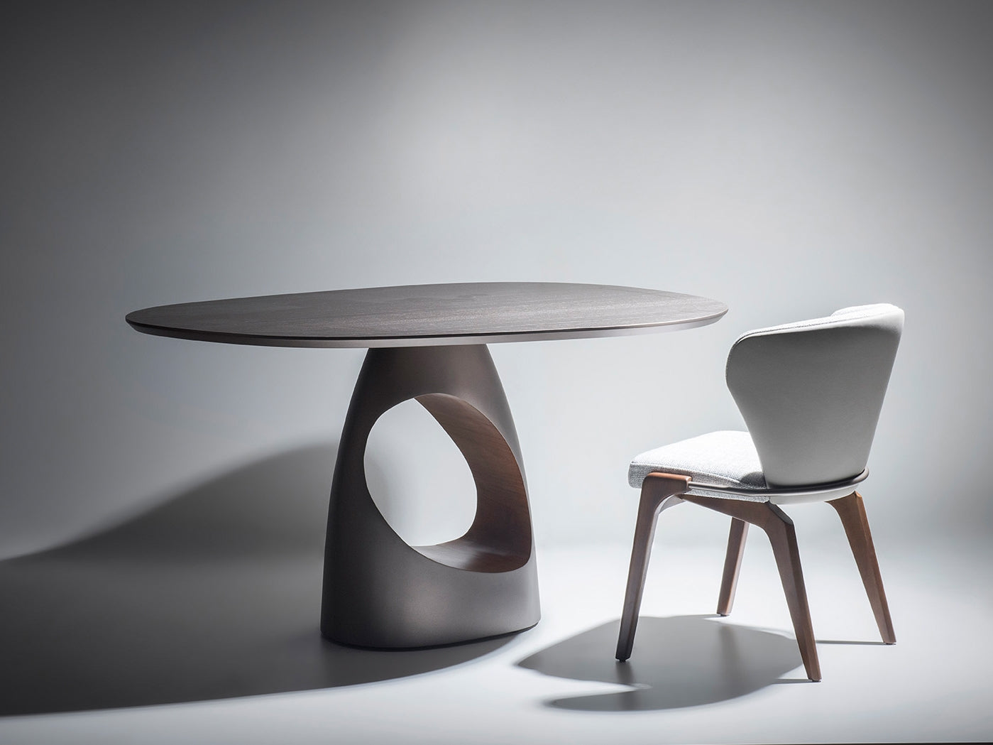 Olhar Dining Table