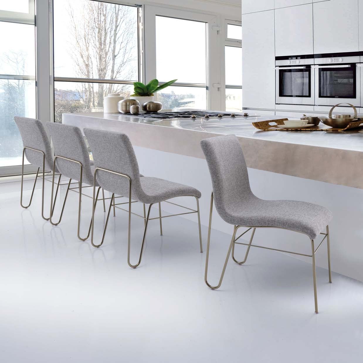 Triangle Chair - LUXUS MAISON