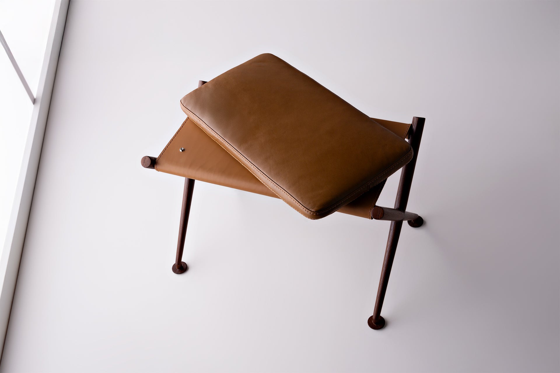 Von Accent Chair & Ottoman - LUXUS MAISON