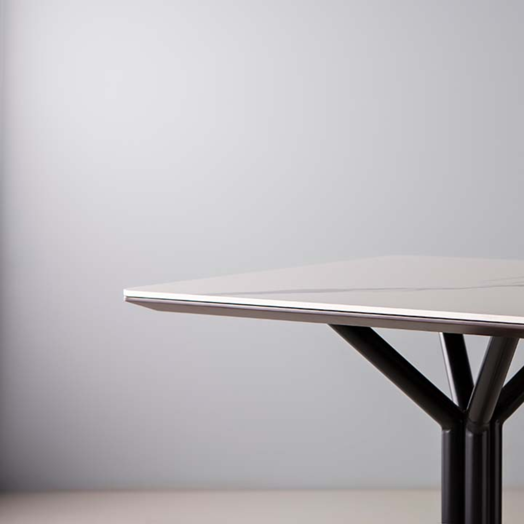 Max IV Bistro Table