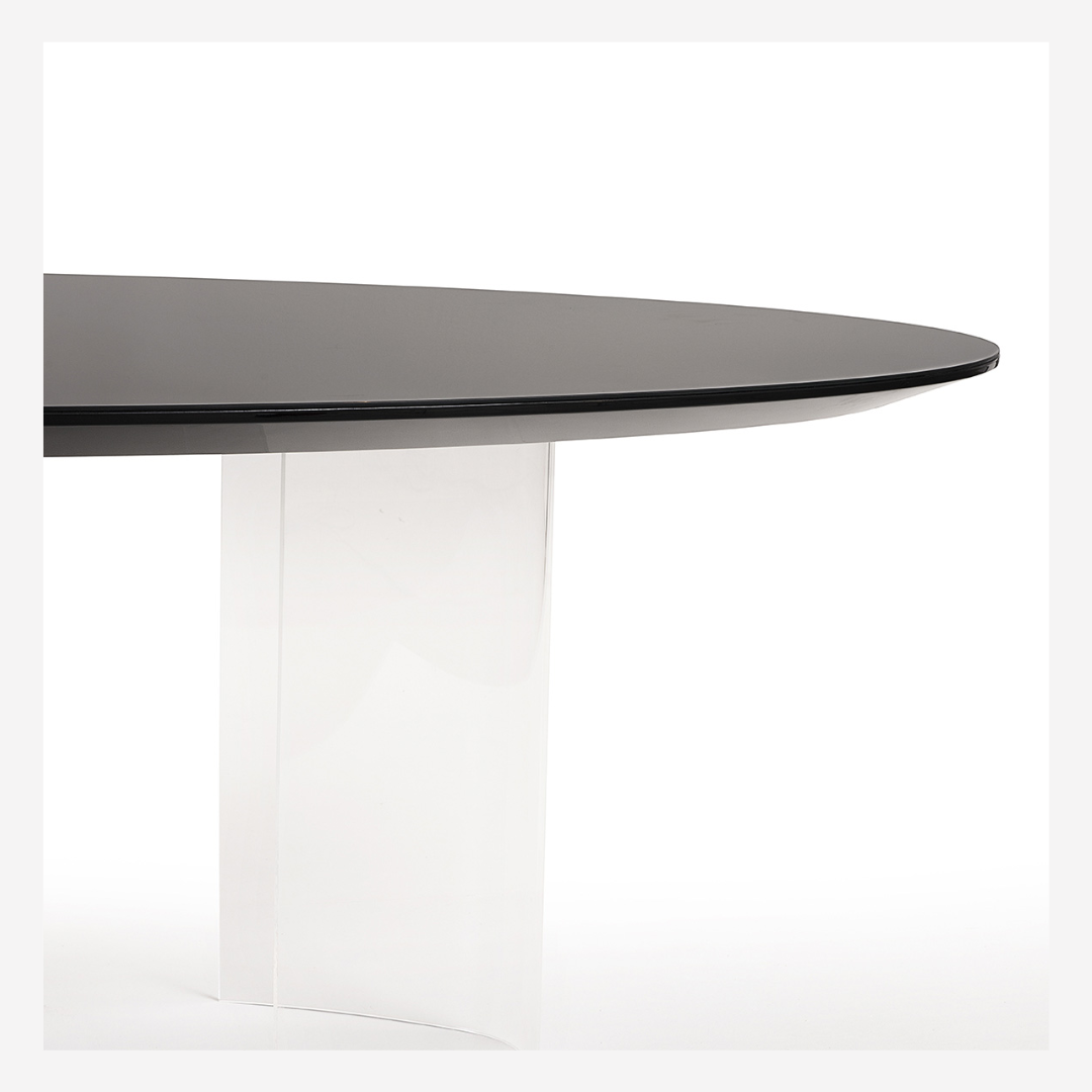 Ovacril Dining Table