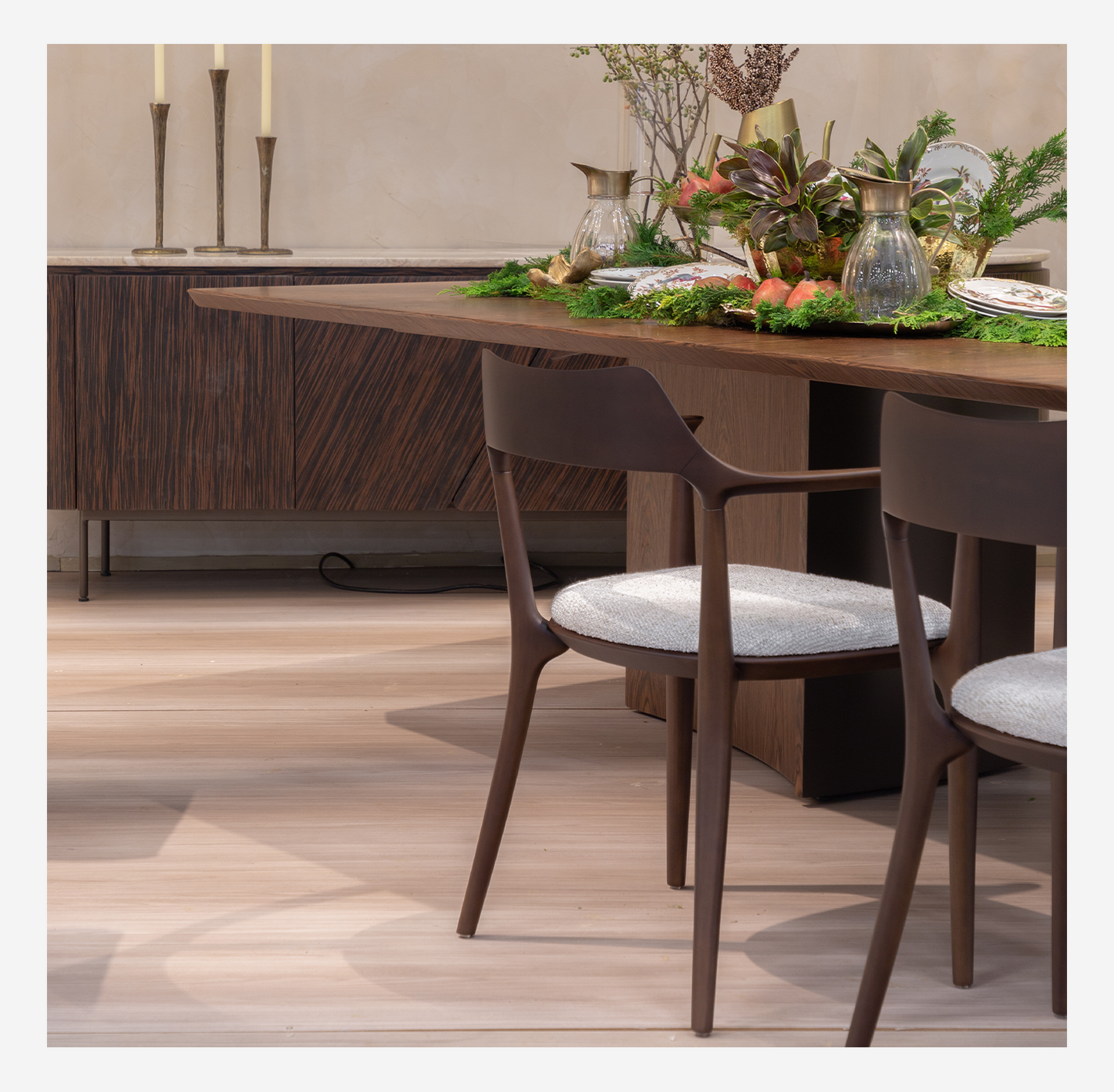 Espoir Dining Table