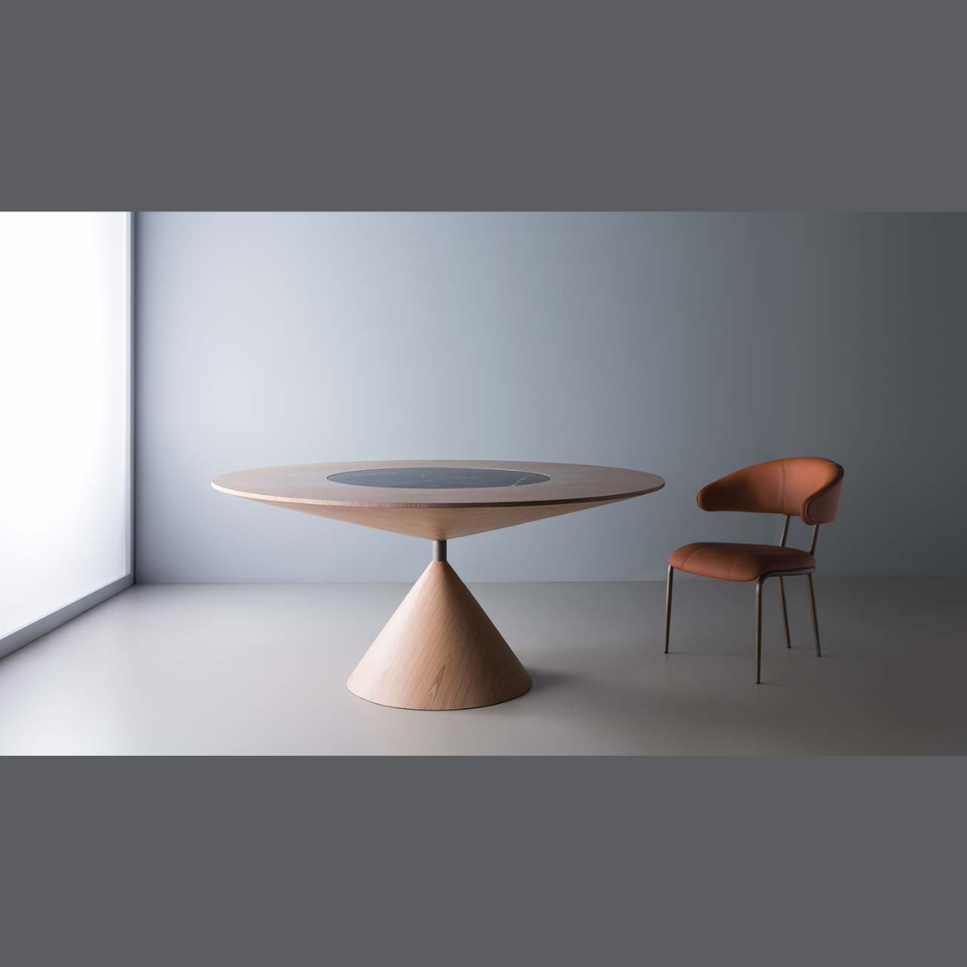 Pião with Lazy Susan Dining Table