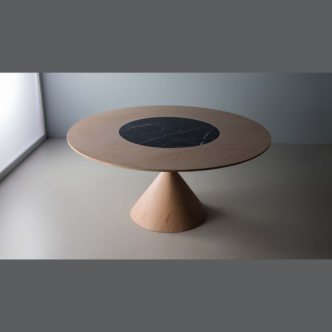 Pião with Lazy Susan Dining Table