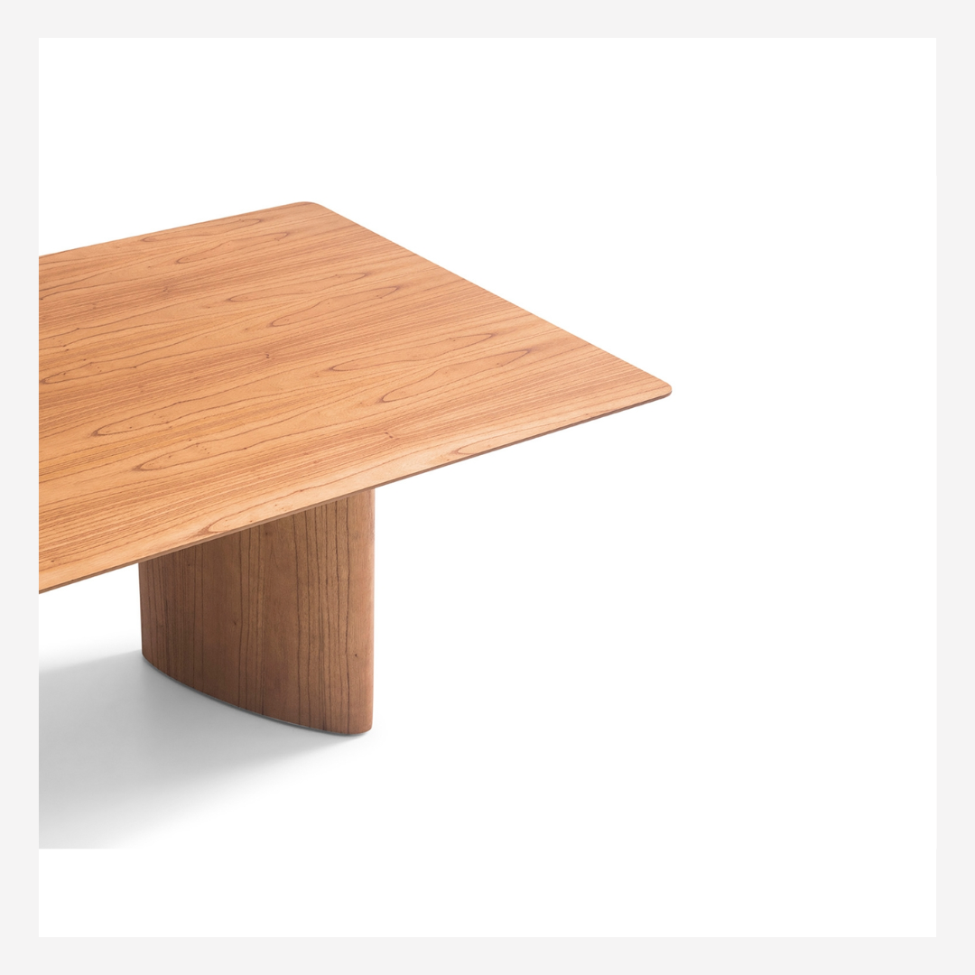 Elipty Dining Table