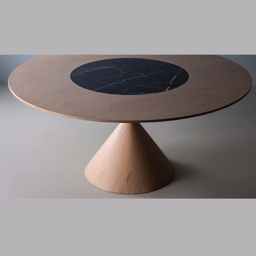 Pião with Lazy Susan Dining Table