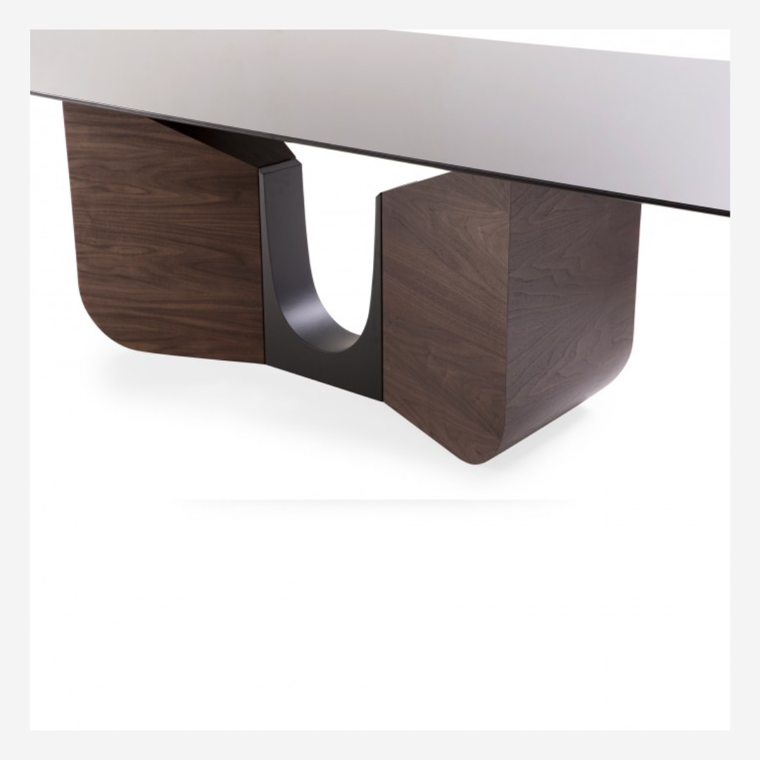 Bézi Dining Table