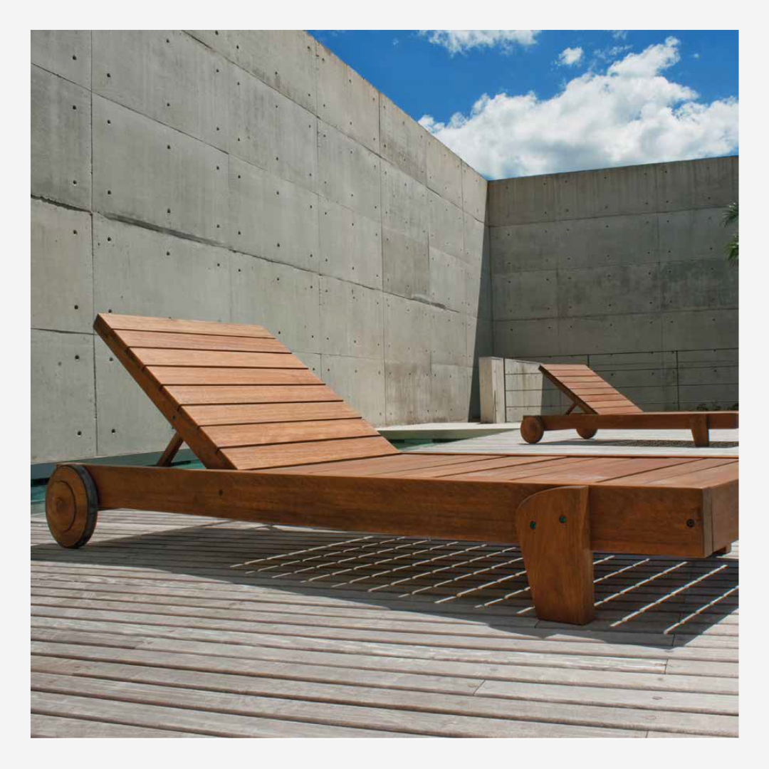 Timbó Indoor & Outdoor Chaise Lounge