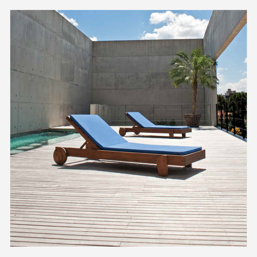 Timbó Indoor & Outdoor Chaise Lounge