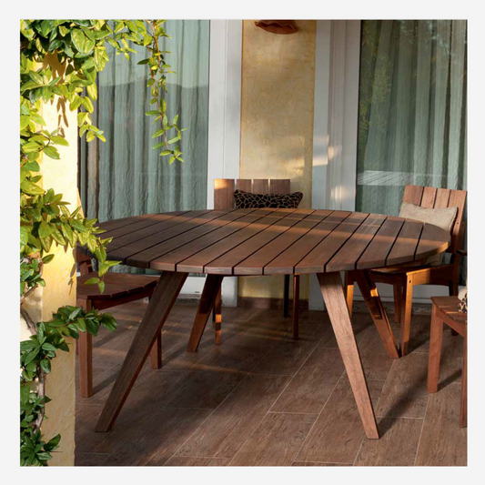 Timbó Indoor & Outdoor Dining Table