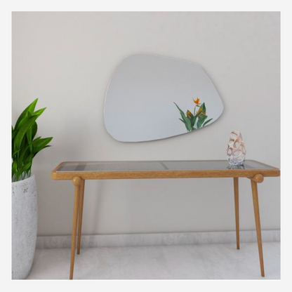 Ara Mirror