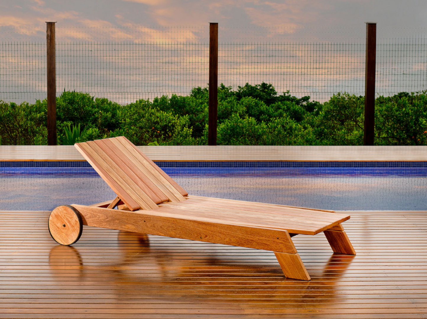 Mucuri Indoor & Outdoor Chaise Lounge