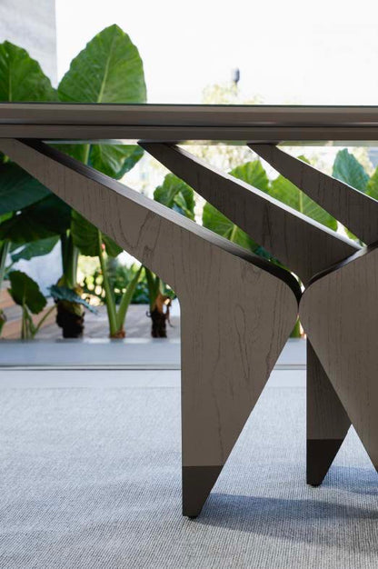 Bailarina Dining Table