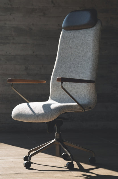 Discovery Executive Chair
